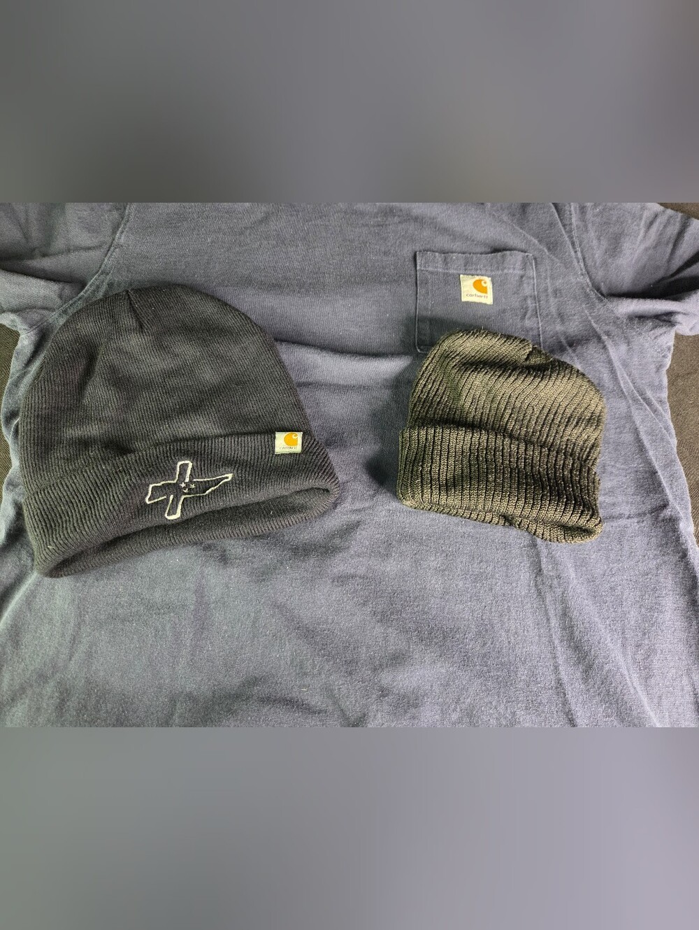 Large Loose Fit Navy Carhartt Tshirt + Carhartt Beanie + Beanie